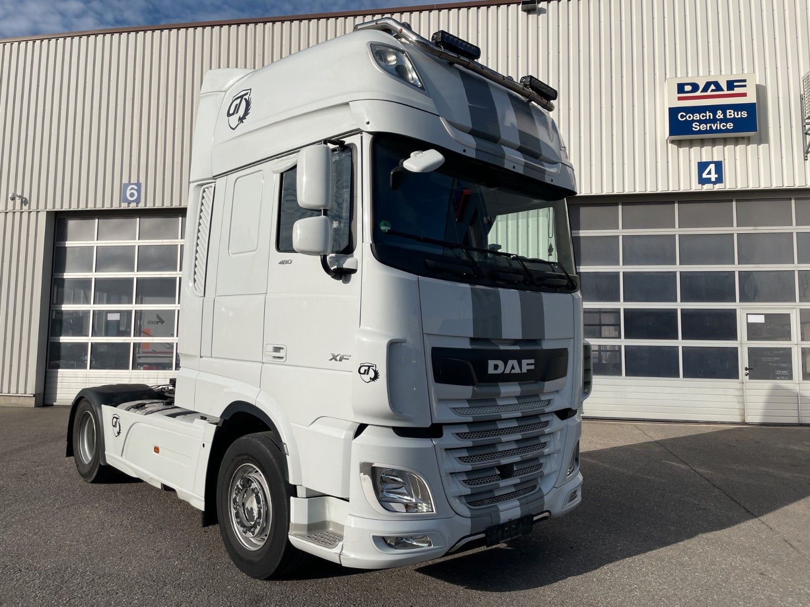 Fahrzeugabbildung DAF FT XF480 SSC, 2x Tank, Standklima, Lampenbügel
