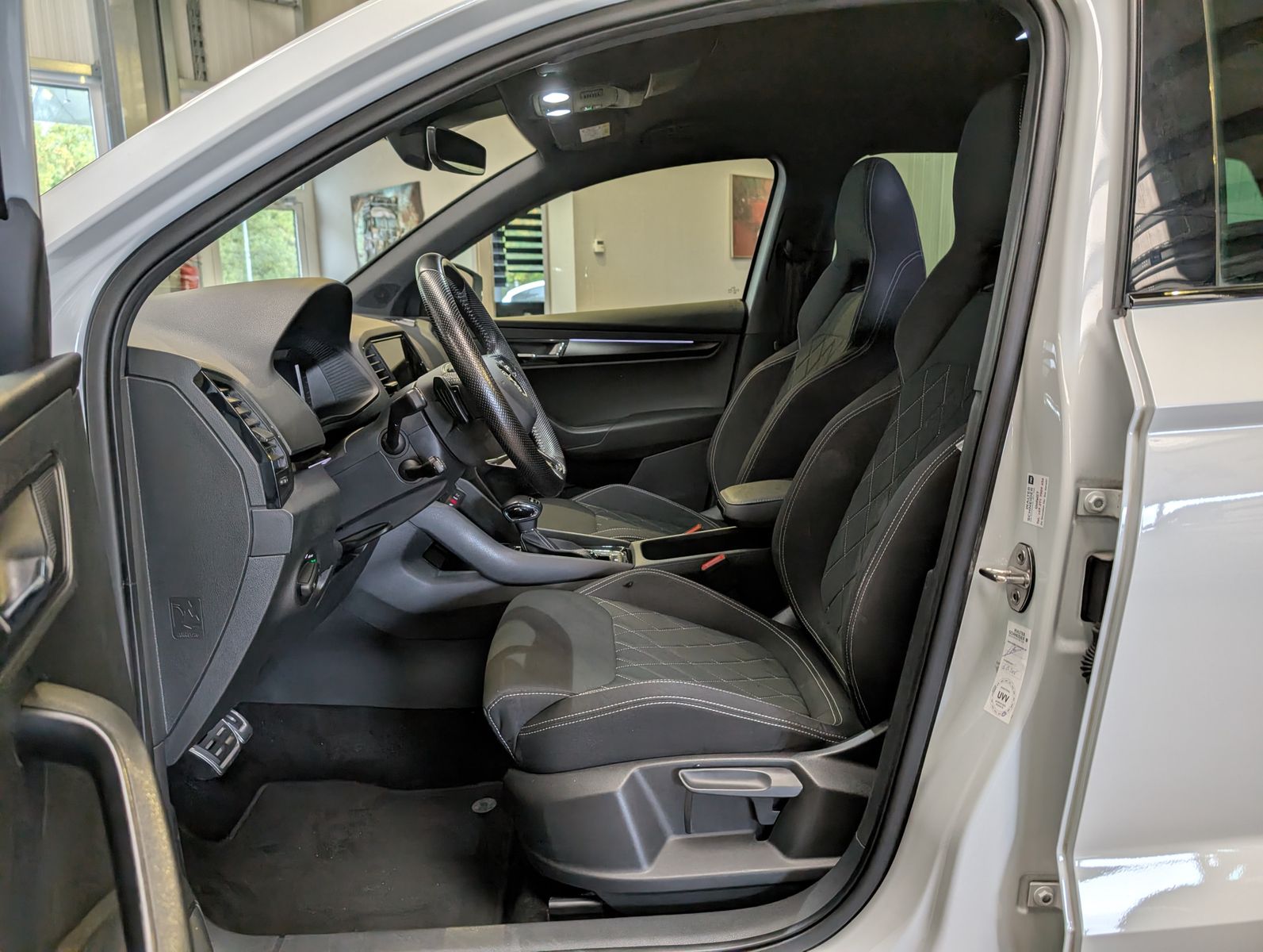 Fahrzeugabbildung SKODA Karoq 2.0 TDI DSG Sportline 4x4 ACC LED Cam AHK