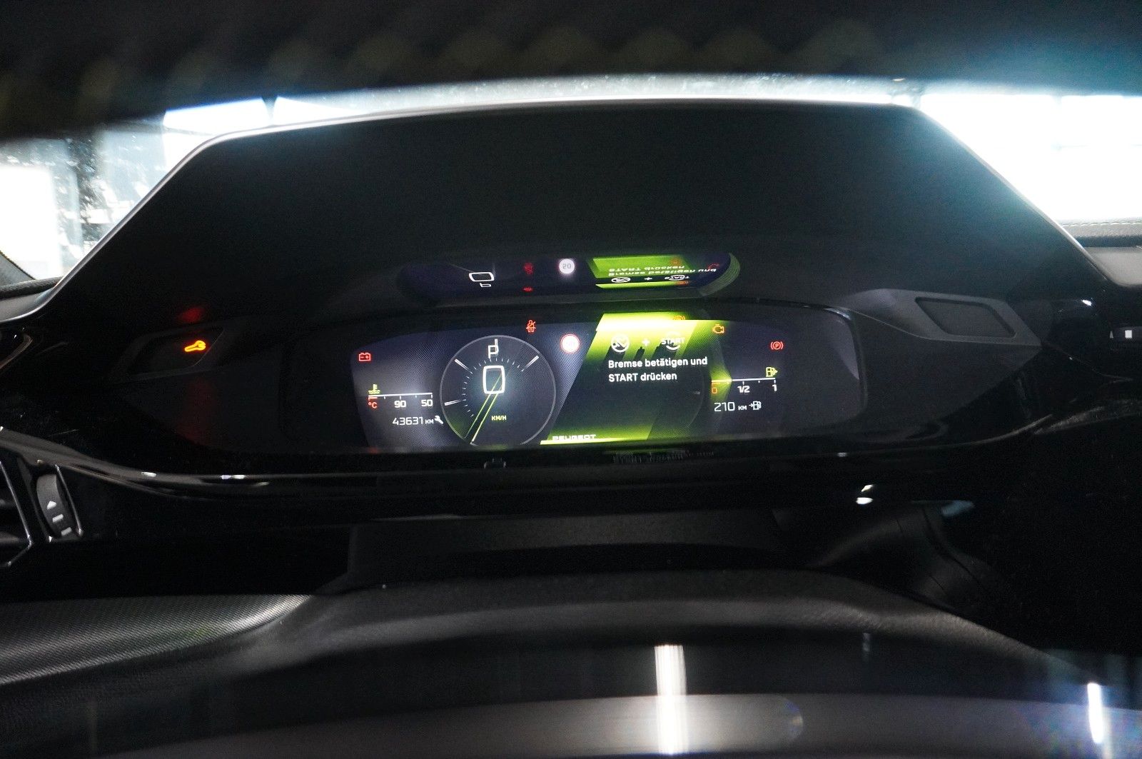 Fahrzeugabbildung Peugeot 308 SW 1.5D GT SPORT NAVI/LED/KAMERA/VIRT./DAB+