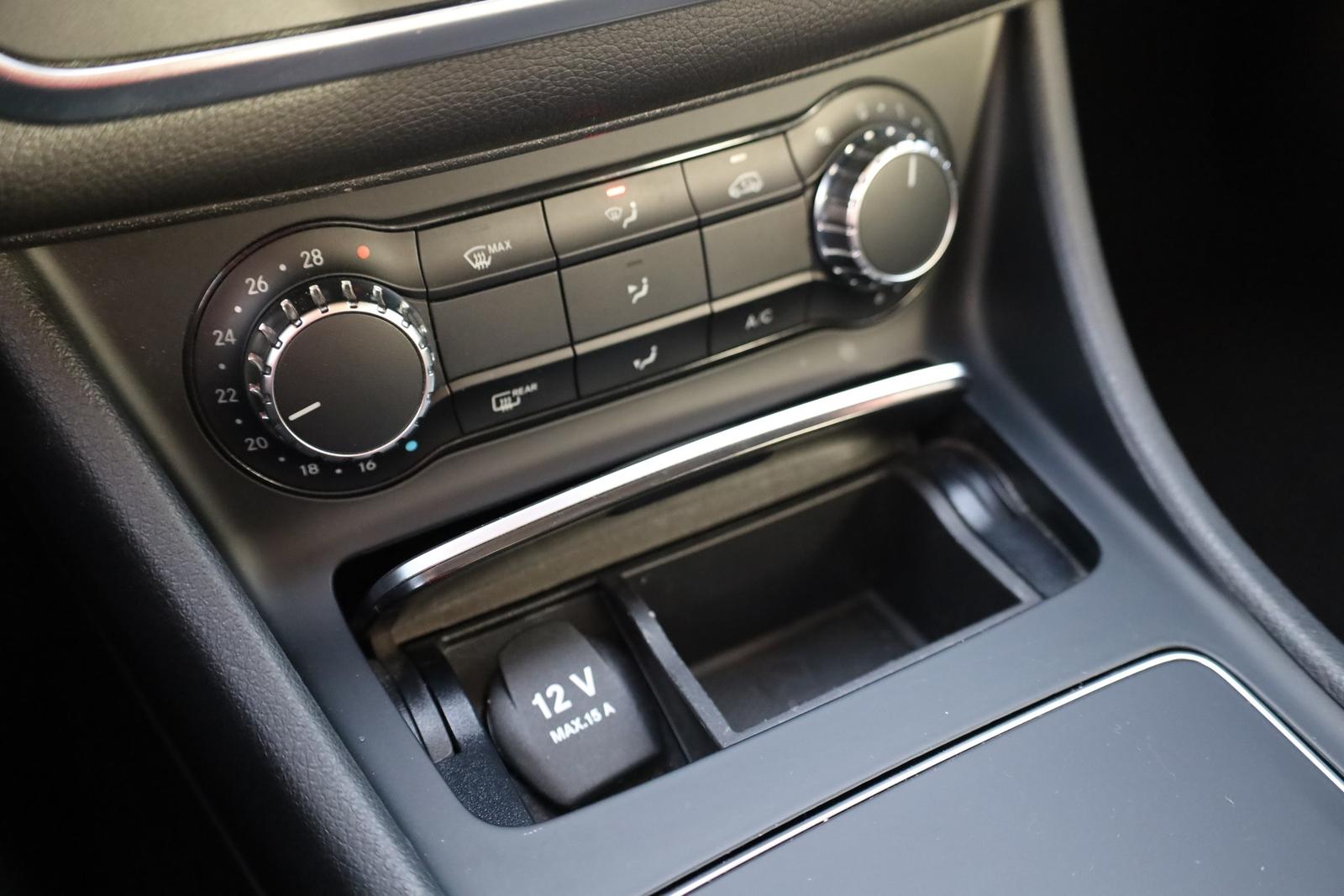 Mercedes-Benz GLA 200 Urban Aut. AHK LED 360° Navi Panorama