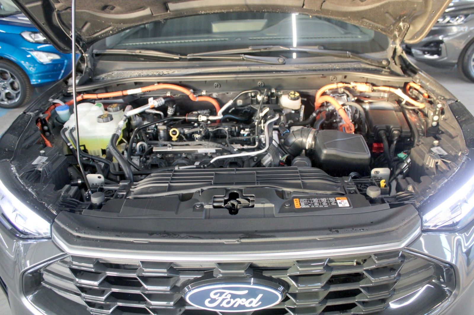 Fahrzeugabbildung Ford Kuga PHEV ST-LINE NAVI Kamera Winter Paket