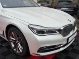 BMW M760L i*360*ACC*LUFT*MASSAGE*SCHIEBEDACH - BMW M760 mit Panoramadach