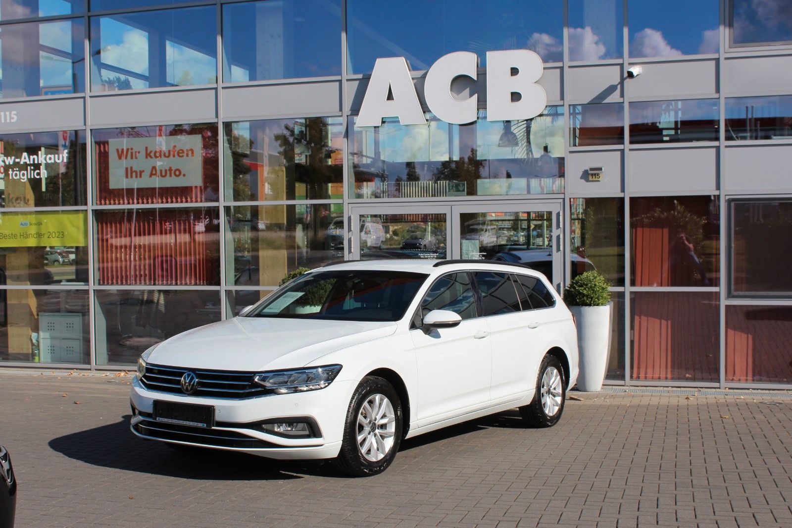 Volkswagen Passat Var. 2.0 TDI DSG LED ACC Stdhzg AHK RFK