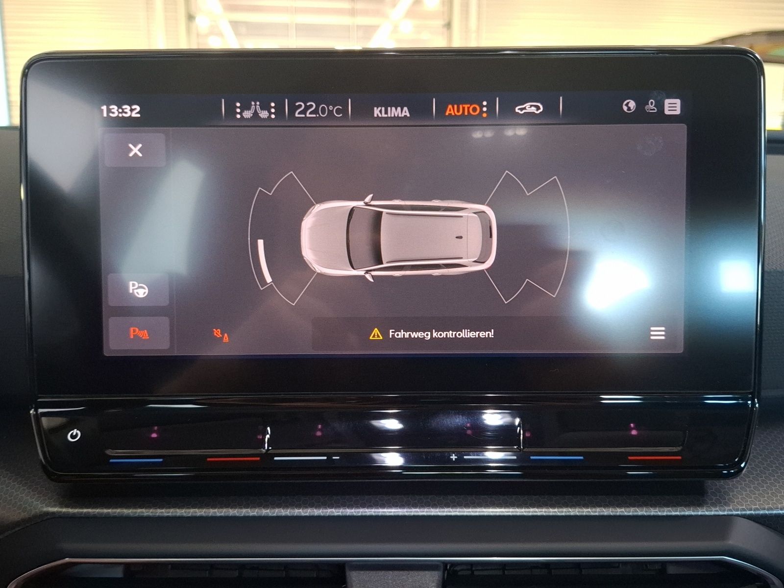 Fahrzeugabbildung SEAT Leon ST TSI Style LED AHK Navi AID ACC RFK SH