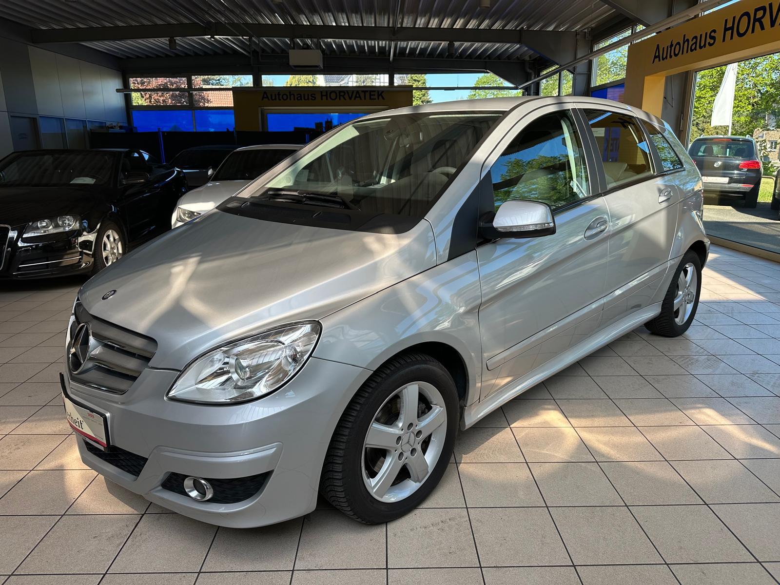 Mercedes-Benz B 180