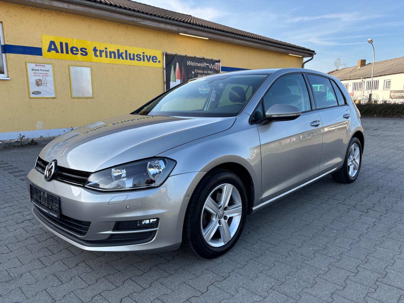 Volkswagen Golf VII Lim. Comfortline * PDC * SHZ *