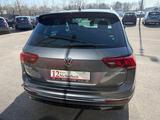Volkswagen Tiguan R-Line DSG*ACC*SHZ*PDC*APPLE CAR*TÜV NEU* - Volkswagen: L