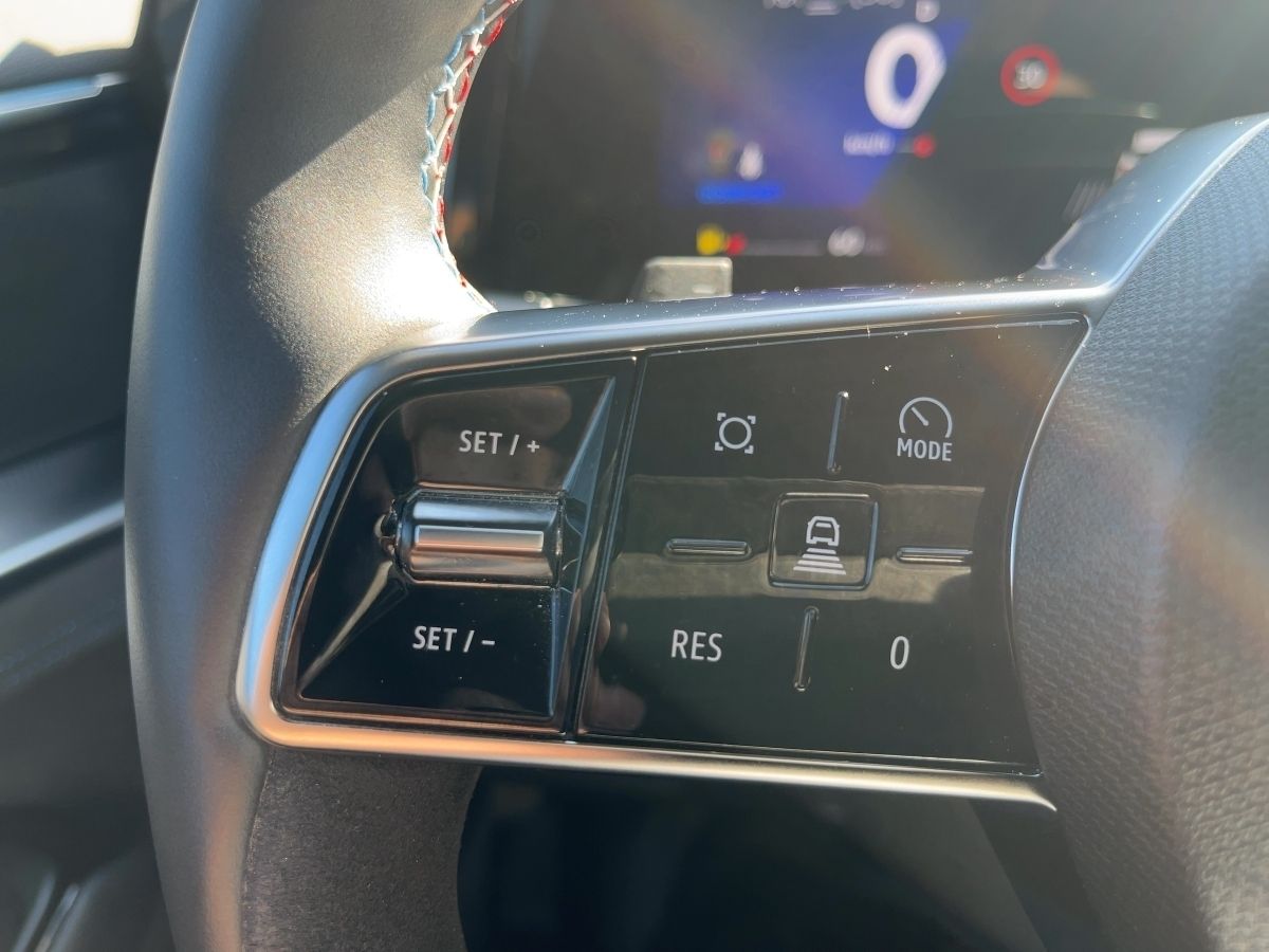Fahrzeugabbildung Renault Austral Iconic Esprit Alpine Mild Hybrid160 Auto - mit KI generiert/bearbeitet