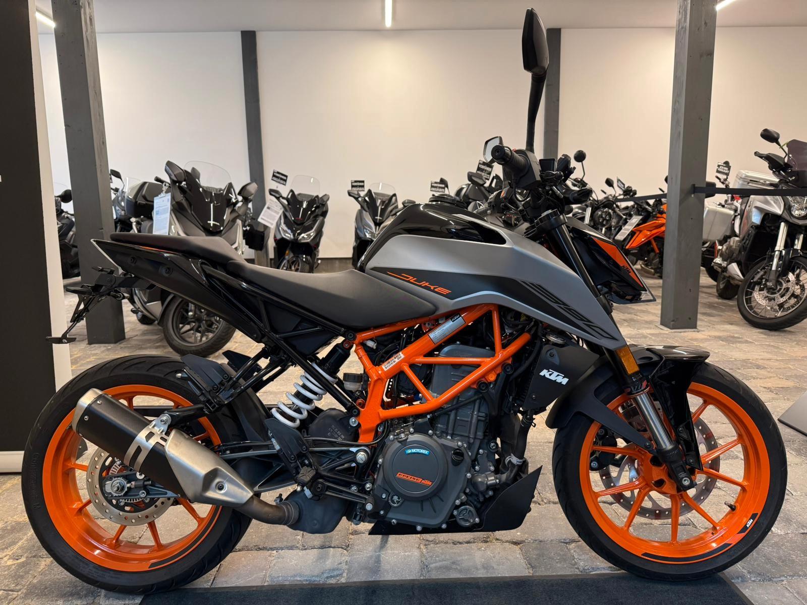 KTM 390 DUKE Modell 2022 - Tieferlegung & 1.Hand