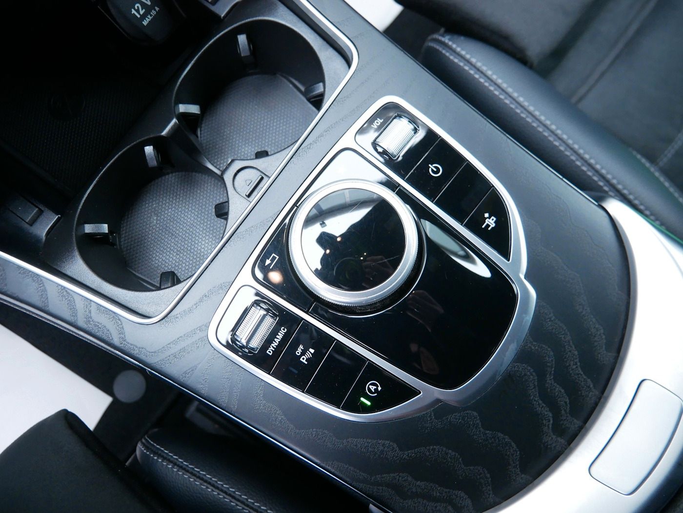 Fahrzeugabbildung Mercedes-Benz C 250 Coupé AMG NIGHT Aut. LED SHZ NAVI PDC ALU