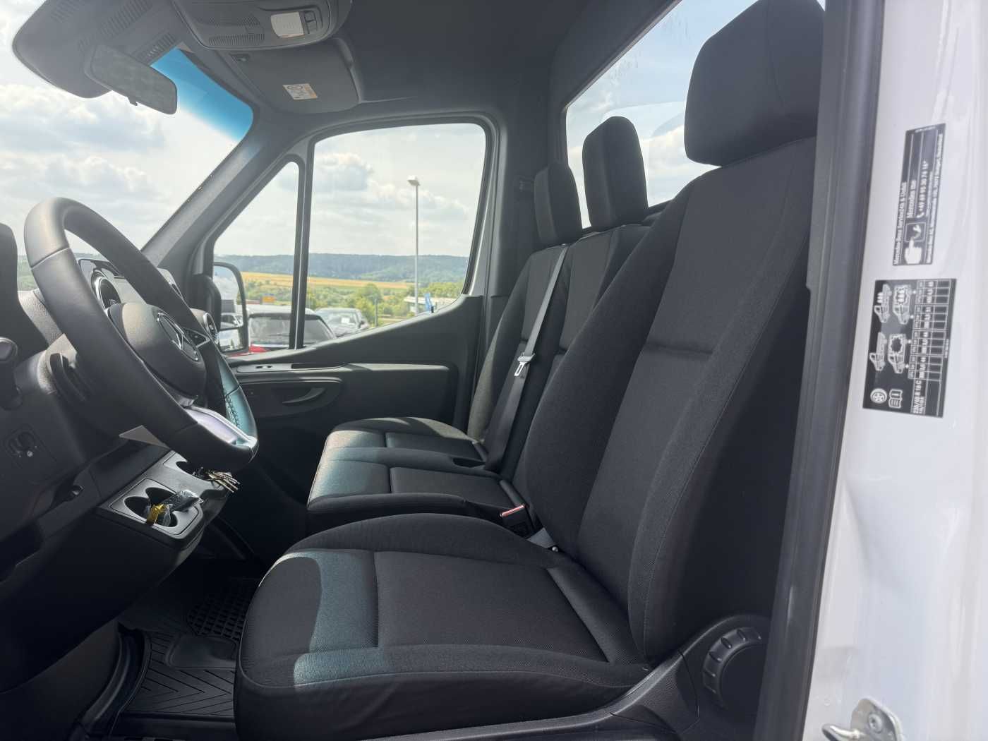 Fahrzeugabbildung Mercedes-Benz Sprinter 317 CDI 9G 3665 Klima Kamera AHK LED