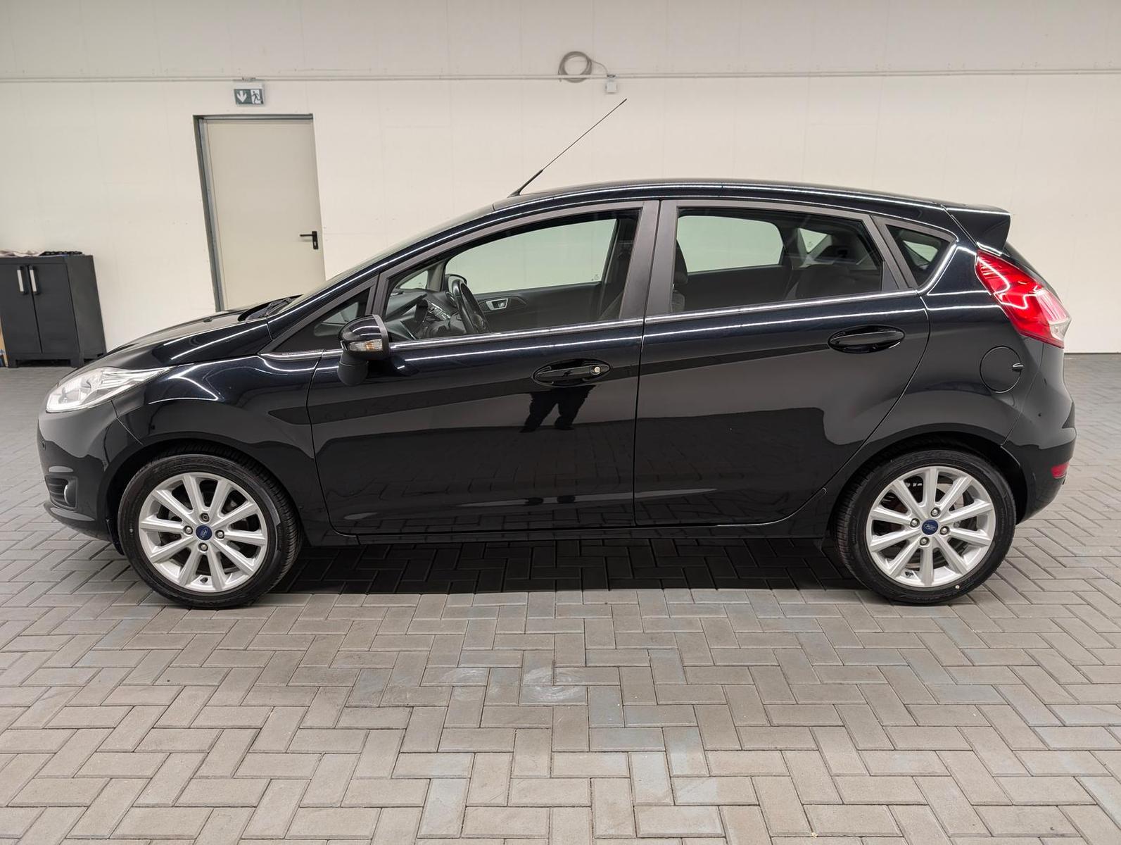 Ford Fiesta Titanium Klimaaut./SHZ/FSH/PDC/BT/16-LM