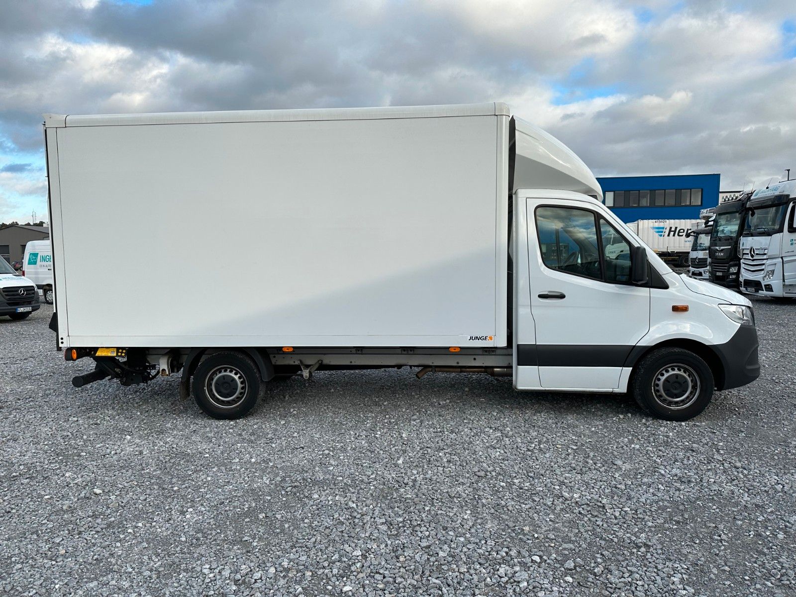 Fahrzeugabbildung Mercedes-Benz Sprinter III 316 CDI Koffer LBW /MBUX / Kamera