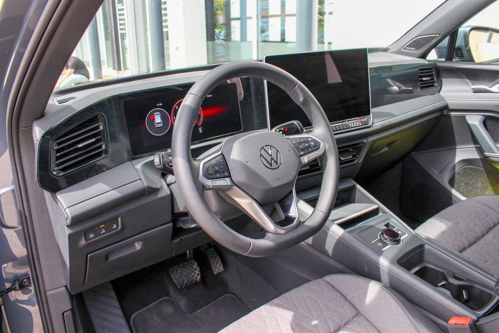 VW Tiguan 2.0 TDI/ IQ.DRIVE/ H&K/ MATRIX/ DISCOVER VW Tiguan 2.0 TDI/ IQ.DRIVE/ H&K/ MATRIX/ DISCOVER