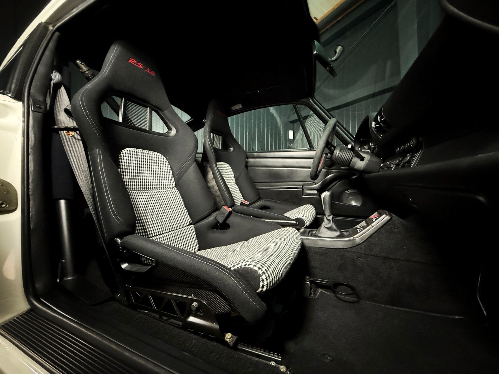 Fahrzeugabbildung Porsche 993 RS Nachbau 3,8L + 325 PS + Komplett umbau