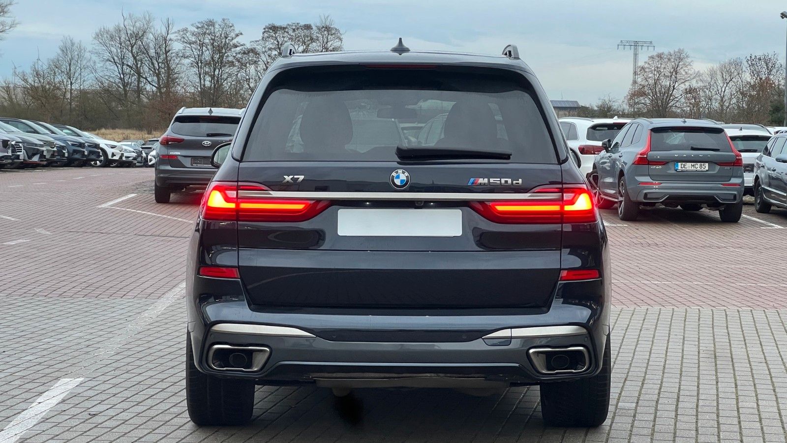 Fahrzeugabbildung BMW X7 M50 d *H/K*360°*PANO*AHK*M-Paket*HUD*Mietkauf