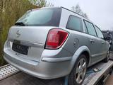 Opel Astra Caravan 1.6 Caravan - Opel Astra aus 2006: Kombi
