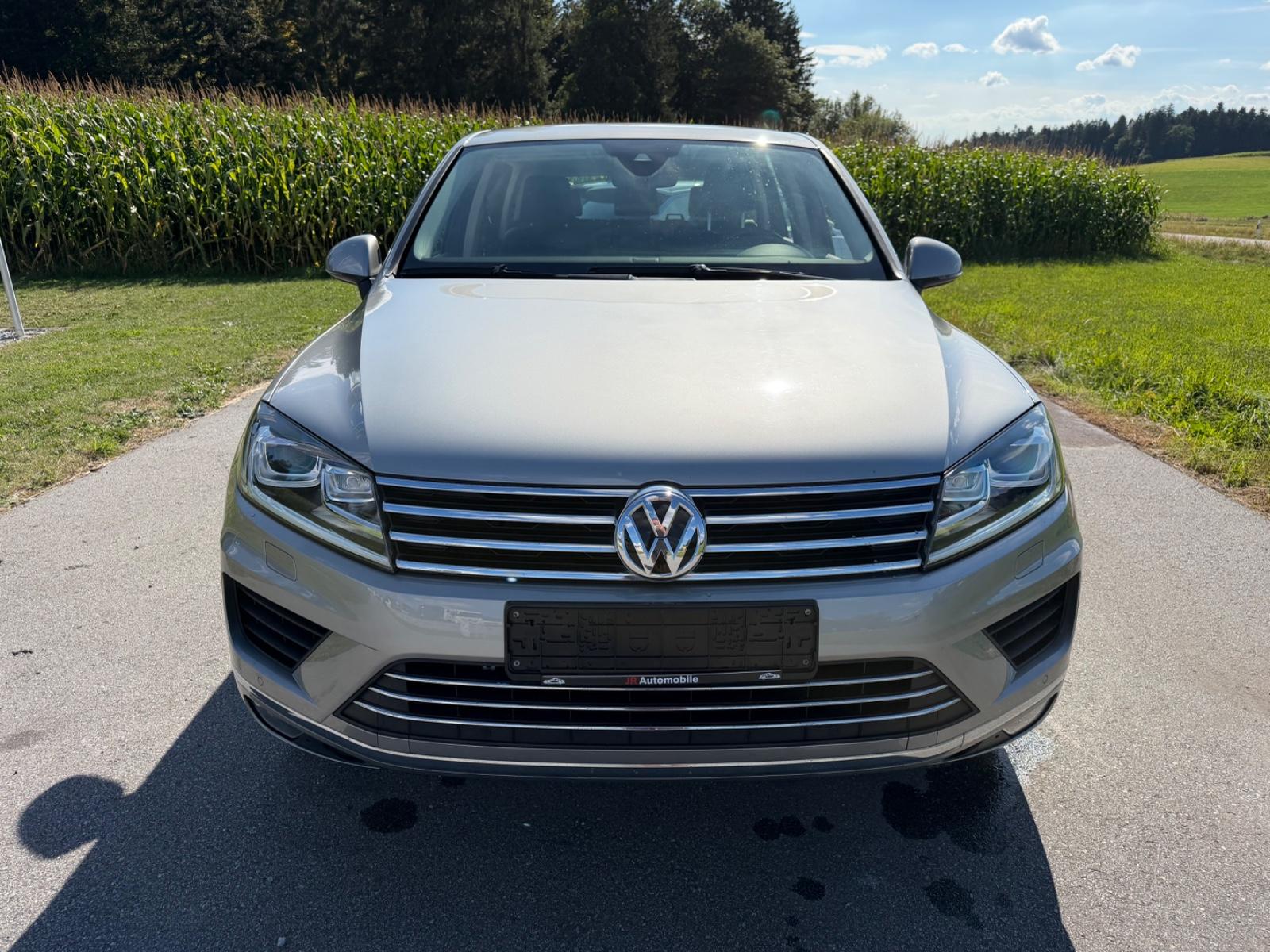 Volkswagen Touareg 3.0 V6 TDI 262ch - Carnet entretien - Attelage - ACC - Bi-xénon