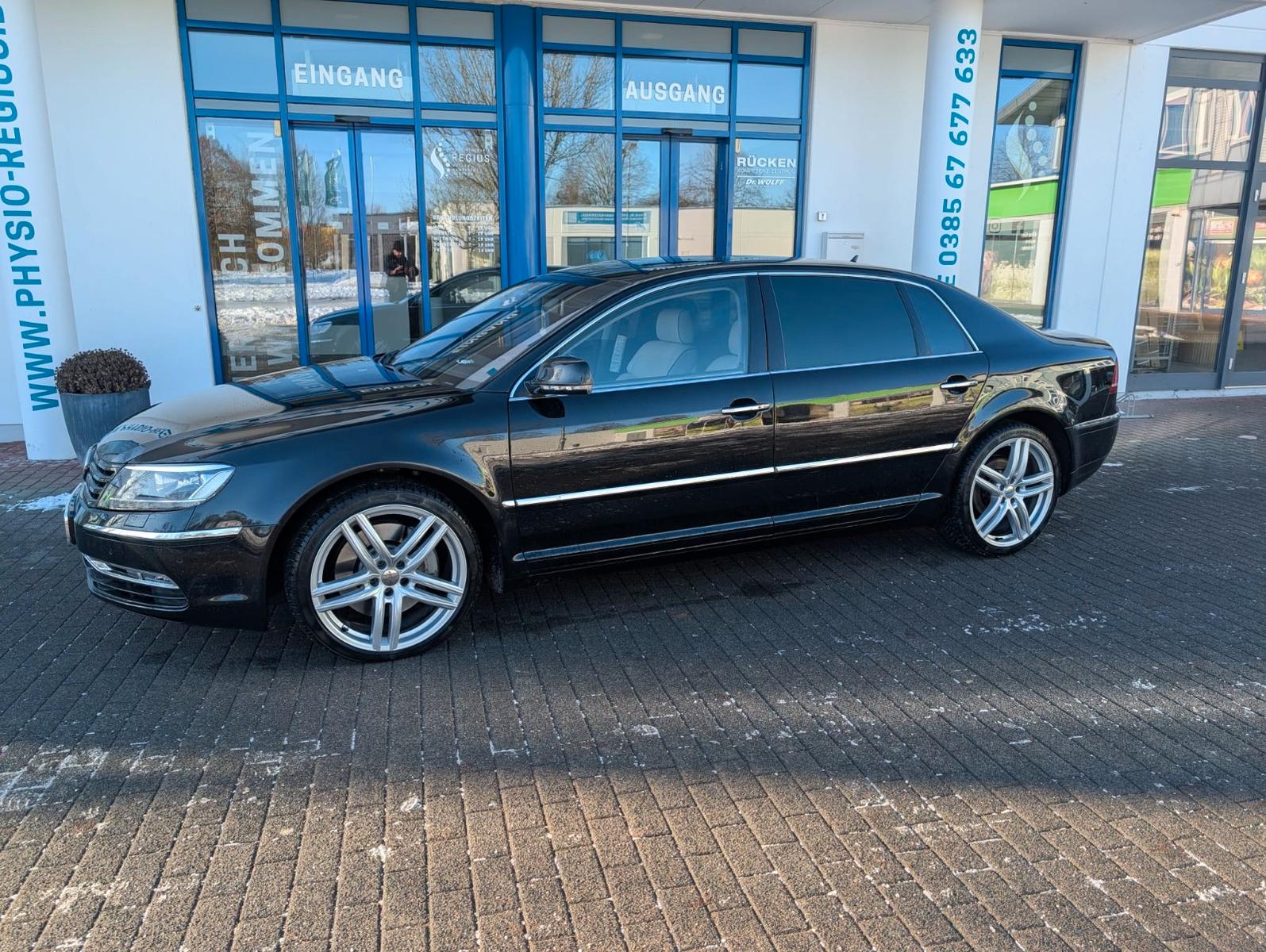 Volkswagen Phaeton 4.2 V8 lang 4MOTION Tiptronic 4-Sitzer -