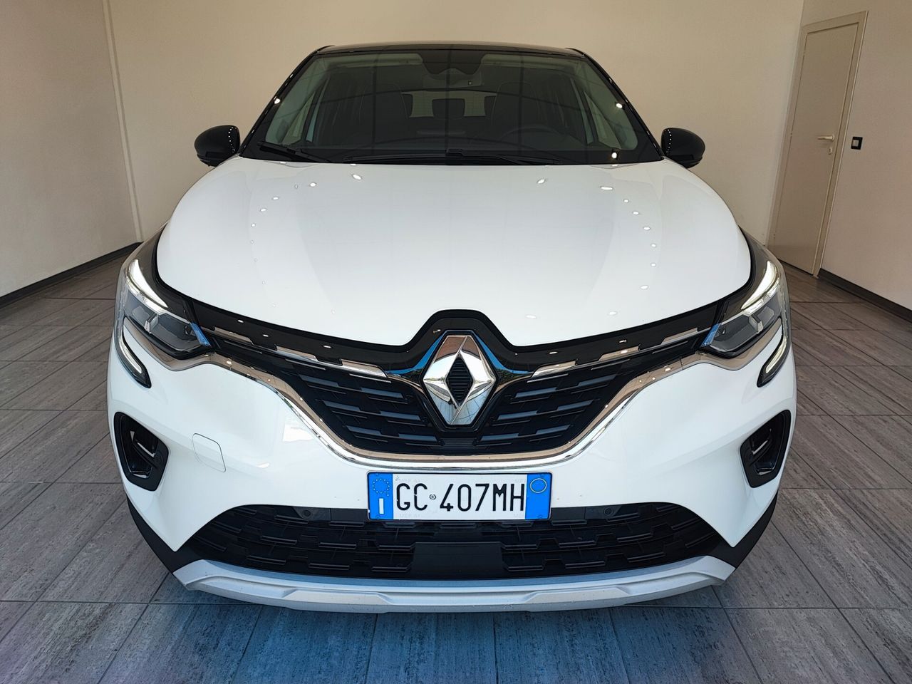 Renault Captur Plug-in Hybrid E-Tech 1 Initiale  imagem 2