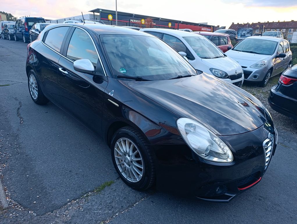Alfa Romeo Giulietta Super*SITZH*KLIMA-A*LED*SPORT*TÜV03.26