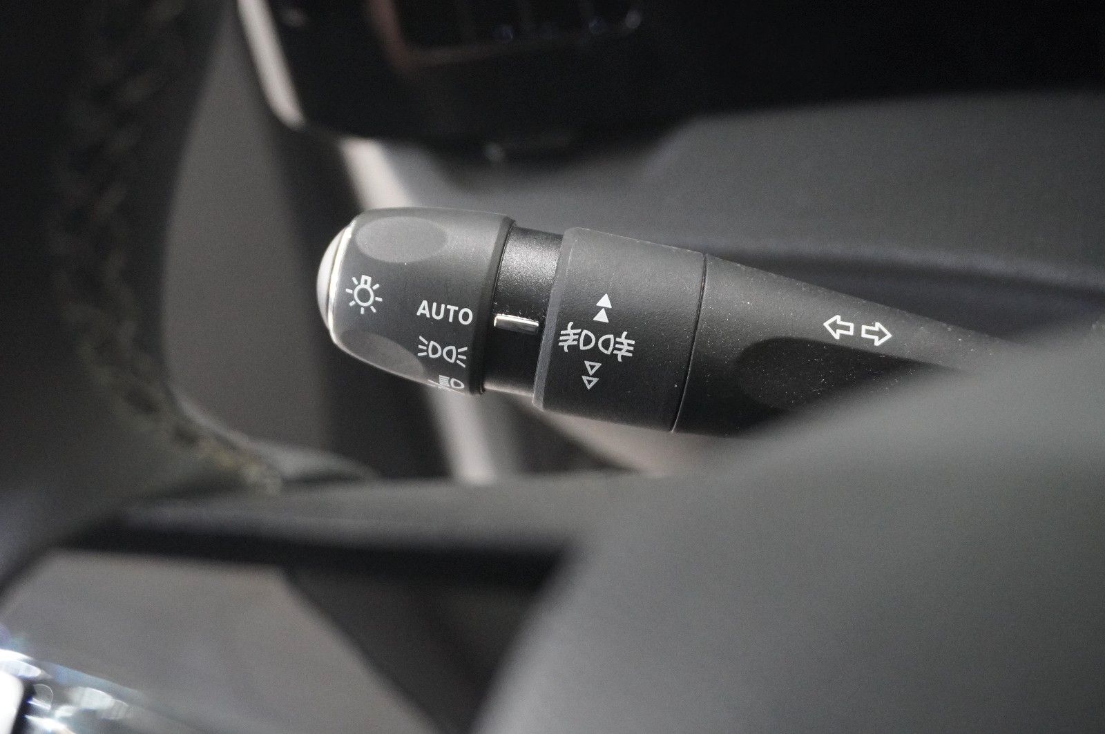 Fahrzeugabbildung Opel Astra L ST 1.2T  LED/NAVI/SHZ/ALU16/KAMERA/ALLWE