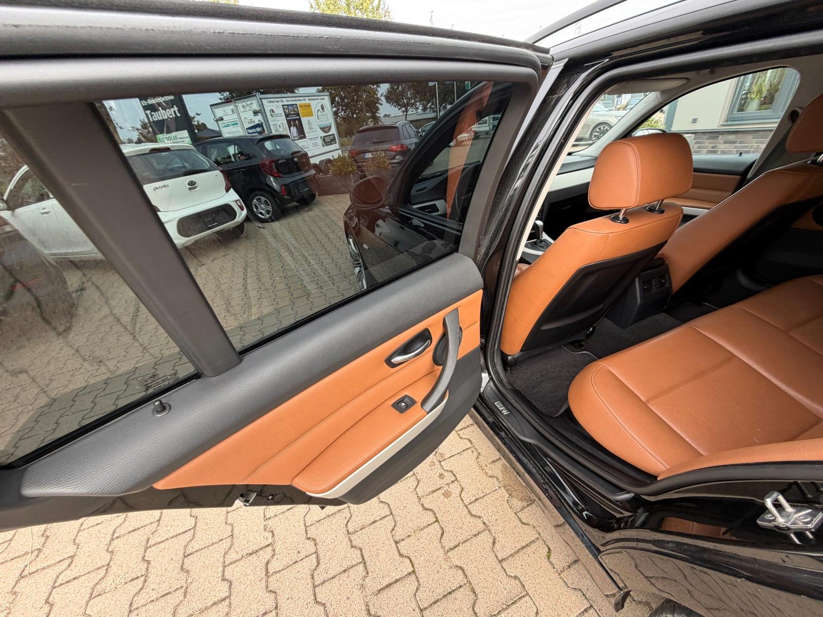 BMW 320 2009 — photo 12