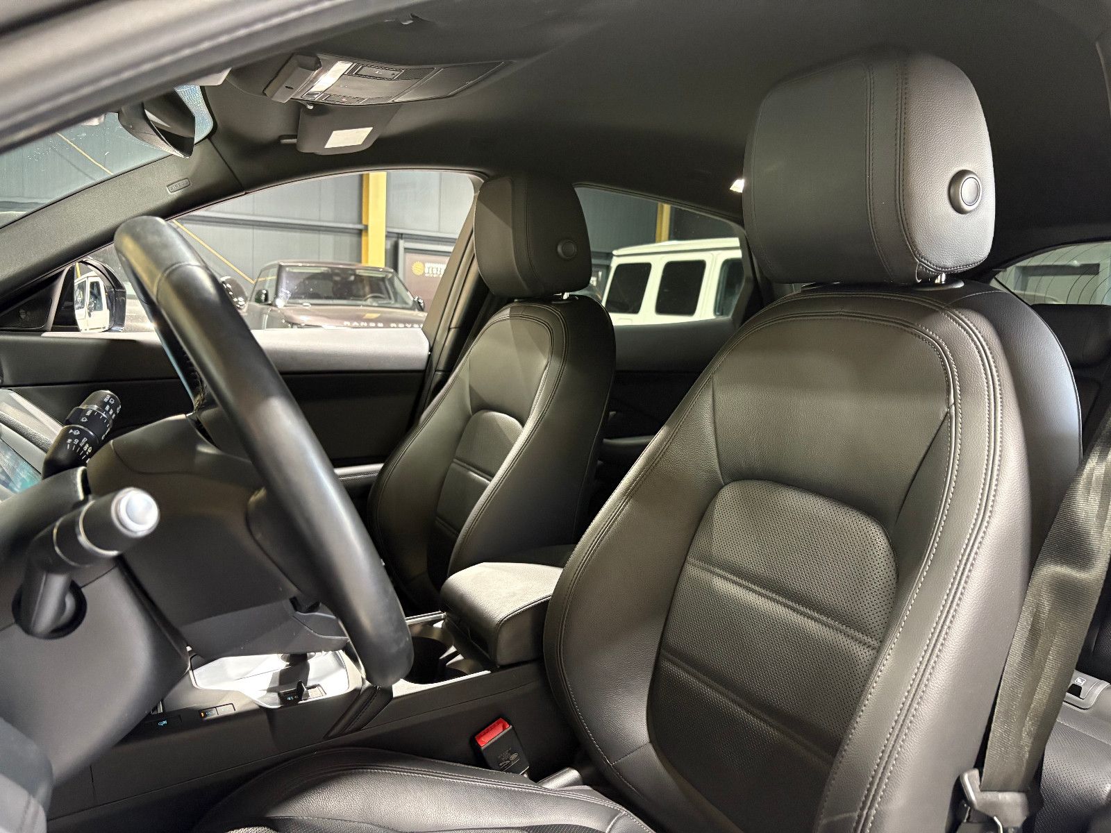 Fahrzeugabbildung Jaguar E-PACE S/NAVI/KAMERA/APPLE/ACC/SHZ/KLIMA/TOTWINK