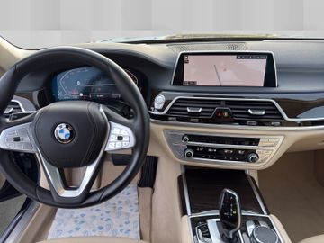 BMW 740 - 12