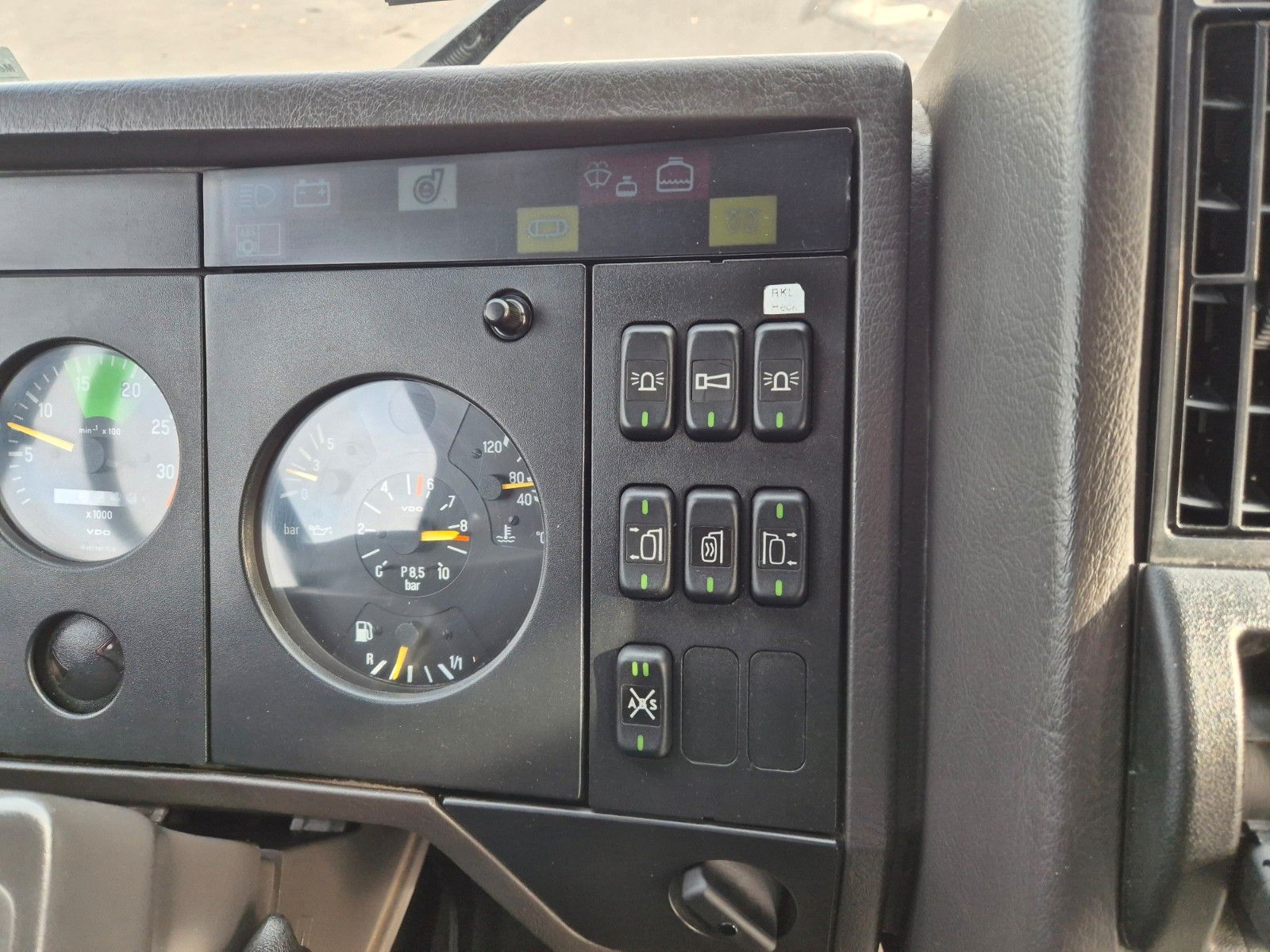 Fahrzeugabbildung Mercedes-Benz 1224 AF 16/12 Löschfahrzeug 1.680l