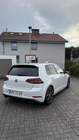 Volkswagen Golf 7.5 GTI *Pano*AHK*STH*Streetbeast Auspuff - Volkswagen Golf mit Benzin-Antrieb: 7