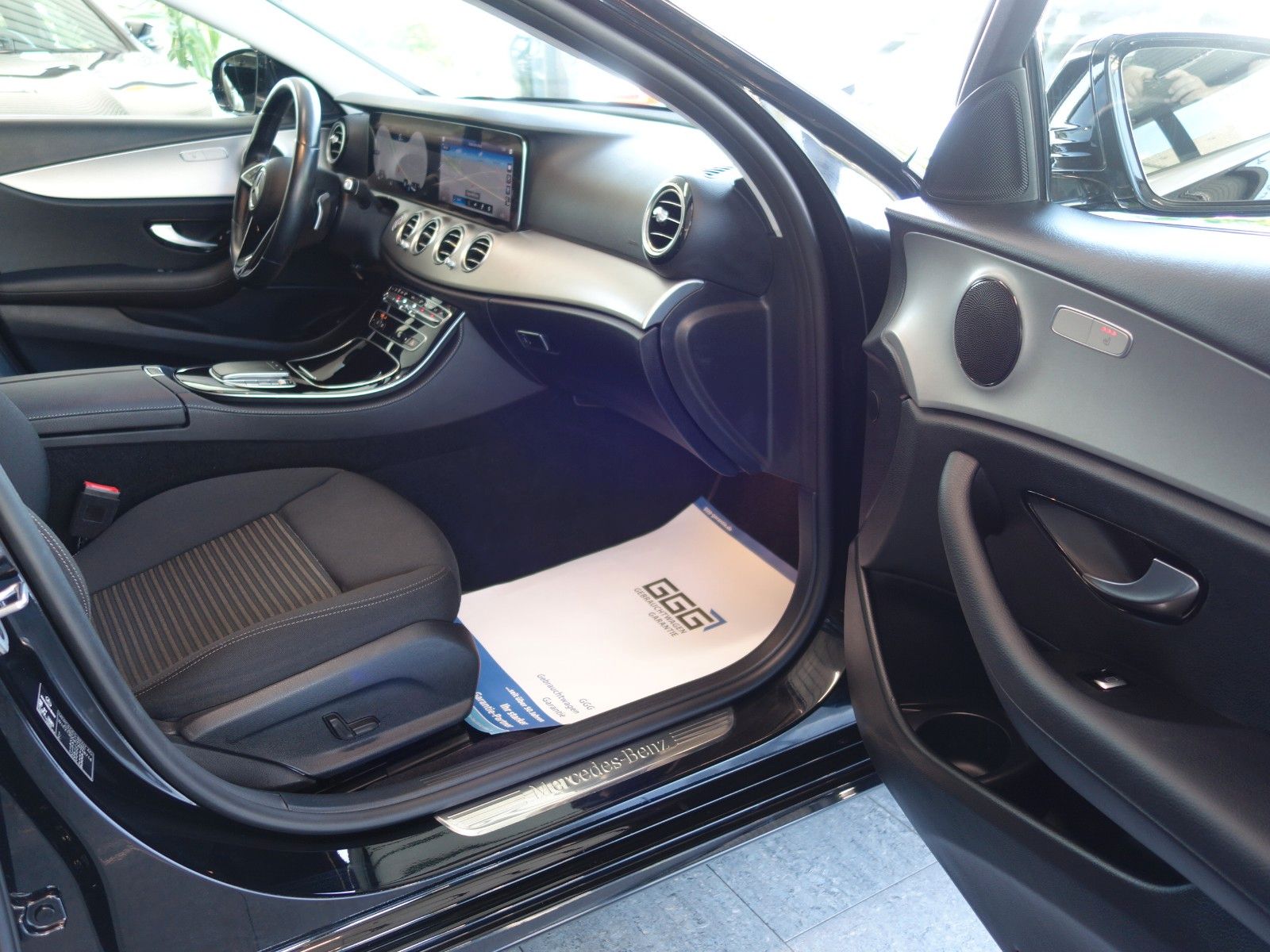 Mercedes-Benz E 220 D 9G-TRONIC/Limousine/AVANTGARDE/1-HAND foto 18