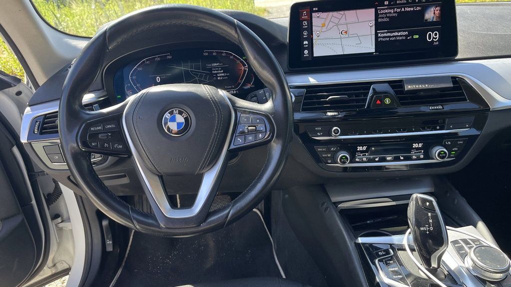 Image of BMW 530