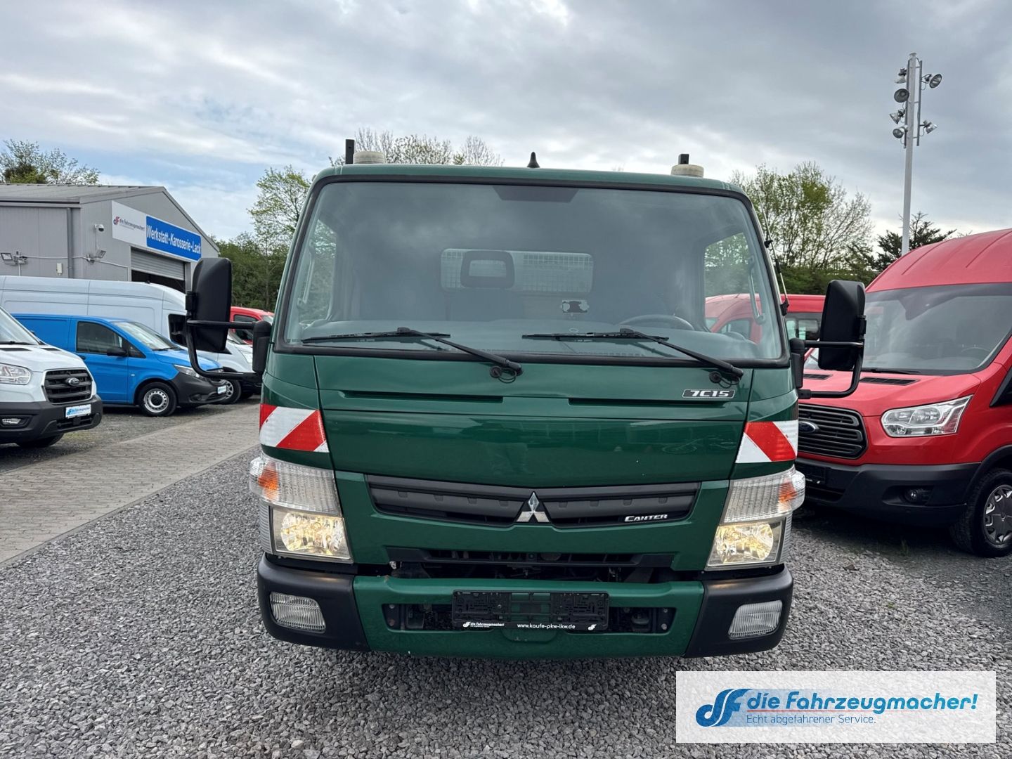 Fahrzeugabbildung Mitsubishi Fuso CANTER eFH Radio