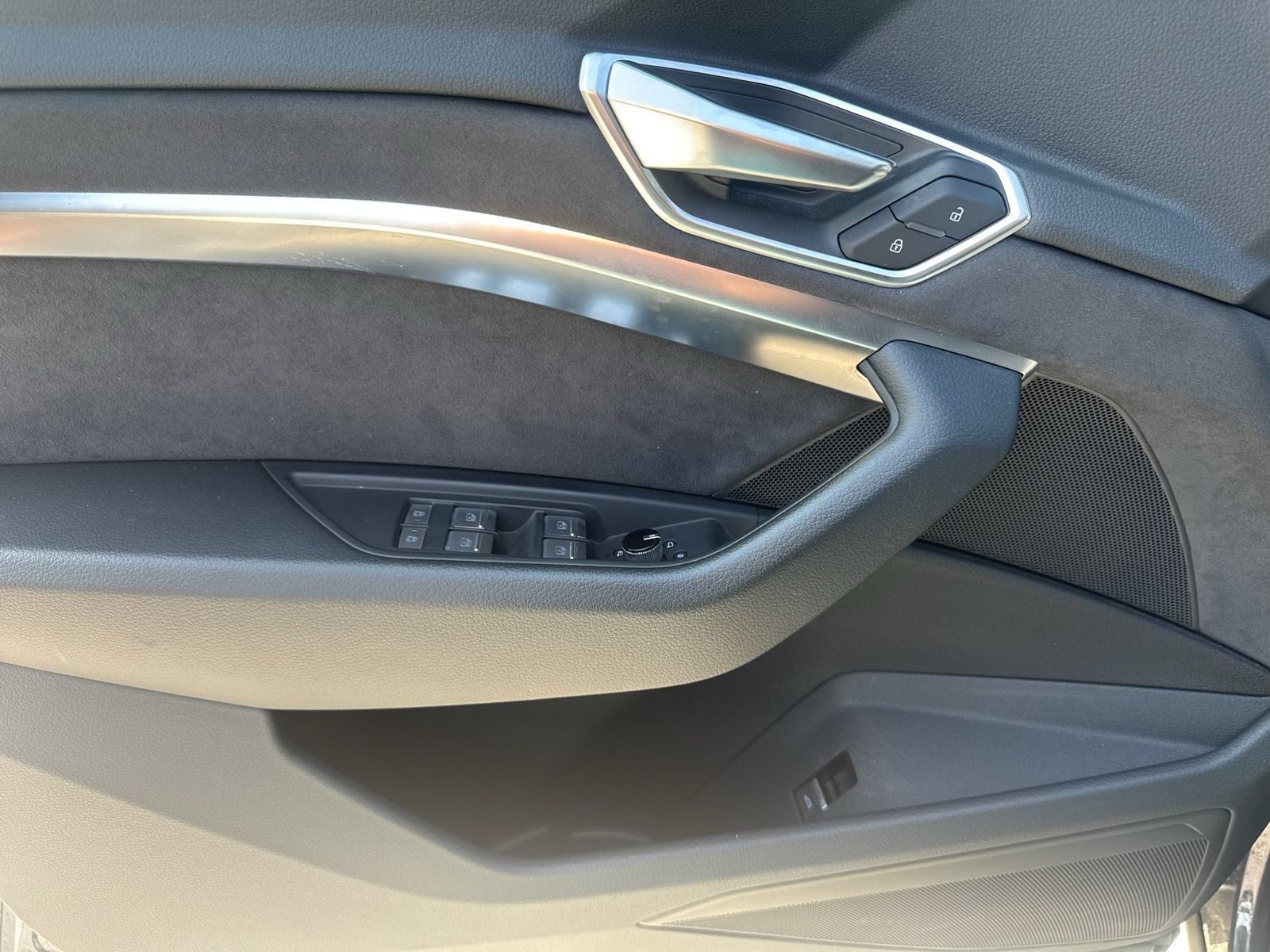 Audi Q8 e-tron - Bild 22
