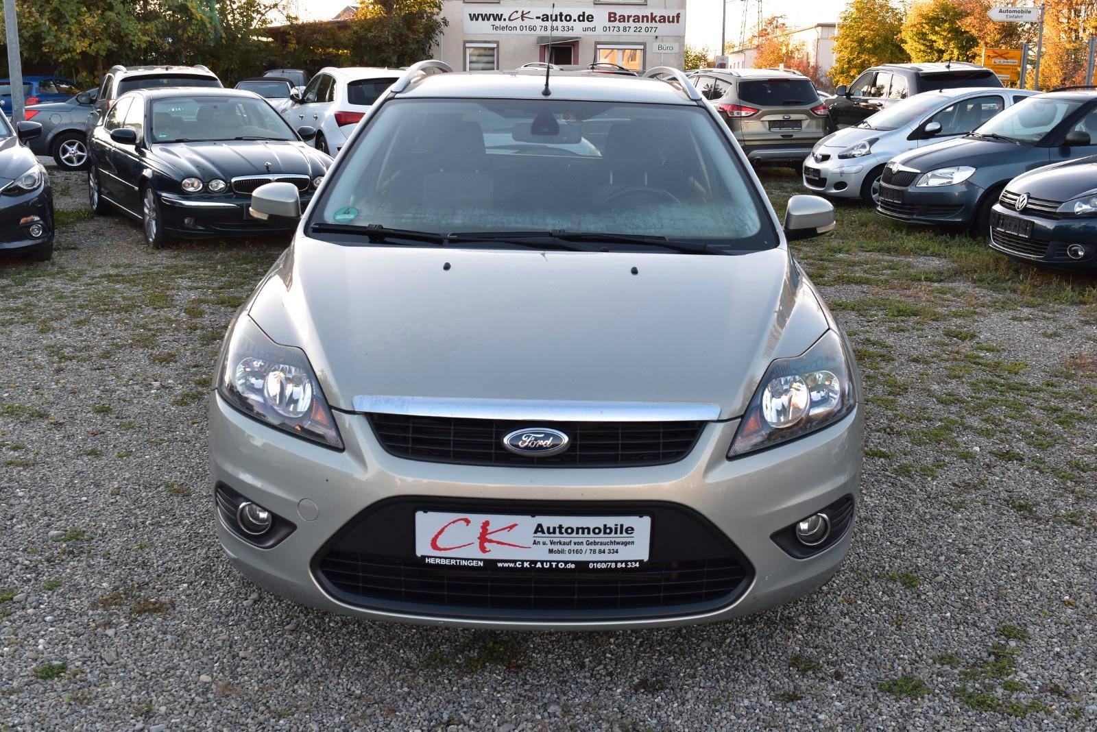Ford Focus 2010 — rear view