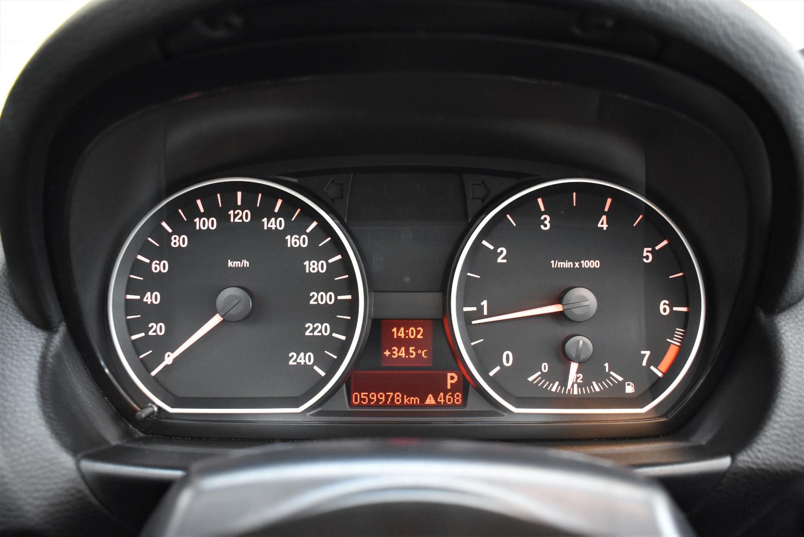 BMW 118i Cabrio+Navi+Automatik+PDC+Tempomat+SHZ