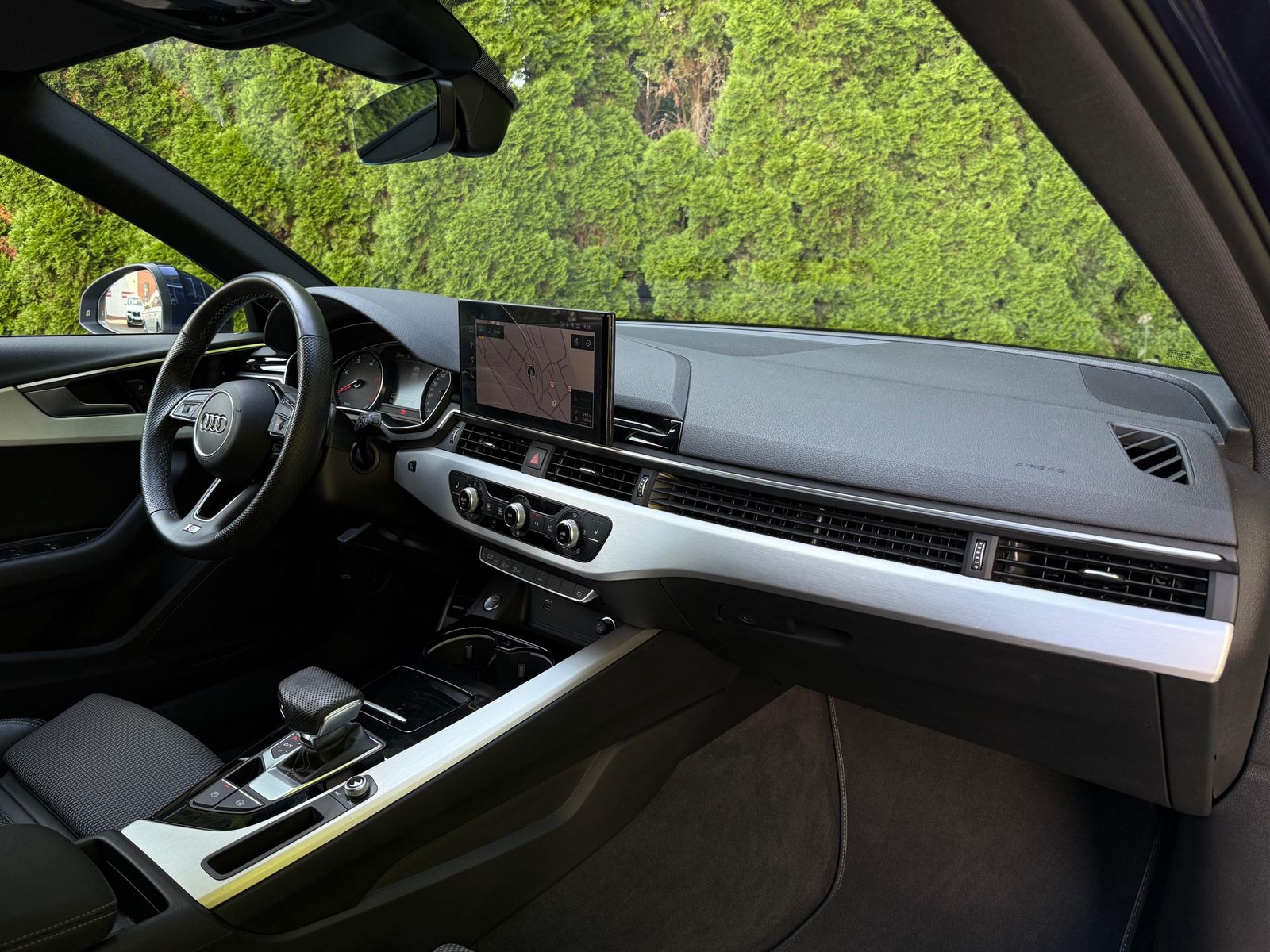 Fahrzeugabbildung Audi A4 Avant 40 TDI S-tr. S Line LED+NAV+KAM+SHZ+MFL