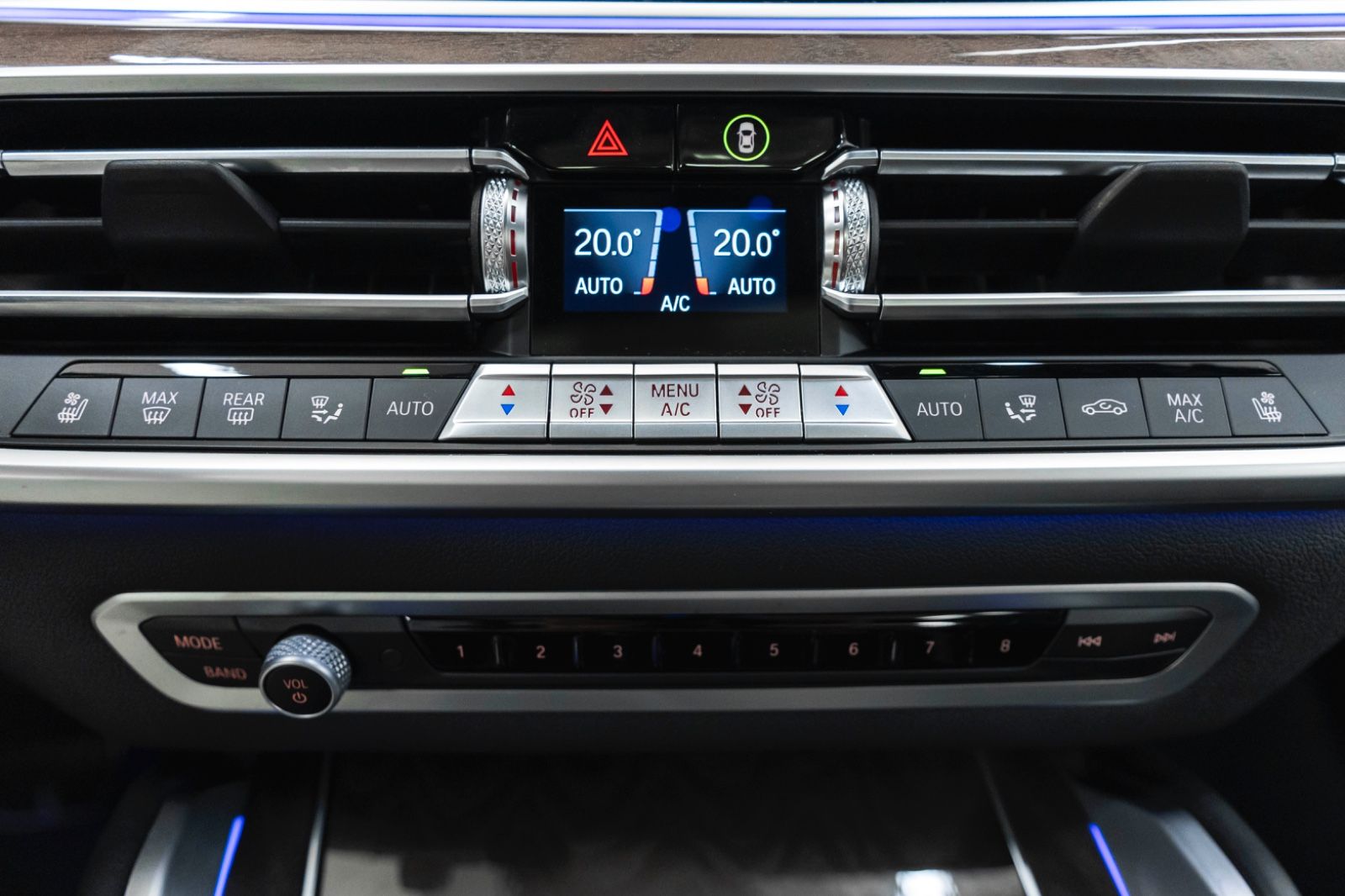 Fahrzeugabbildung BMW X6 40i xDrive M Sportpaket Harman Head up 360