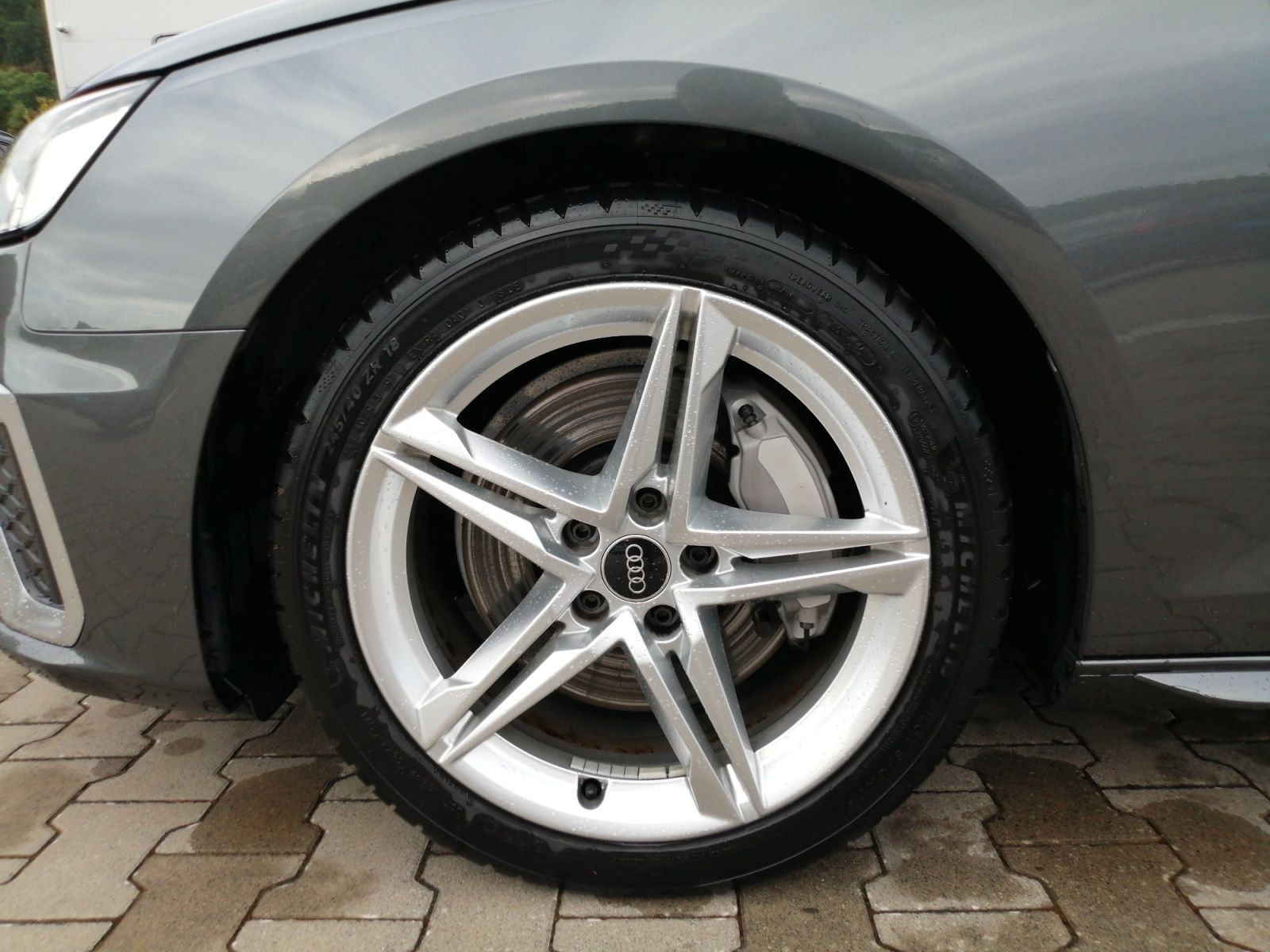 Audi A4 - Bild 8