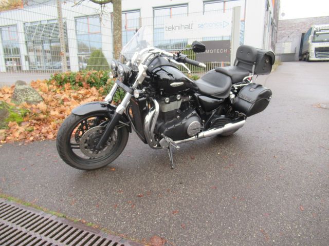 Triumph Thunderbird Storm viel Zubehör