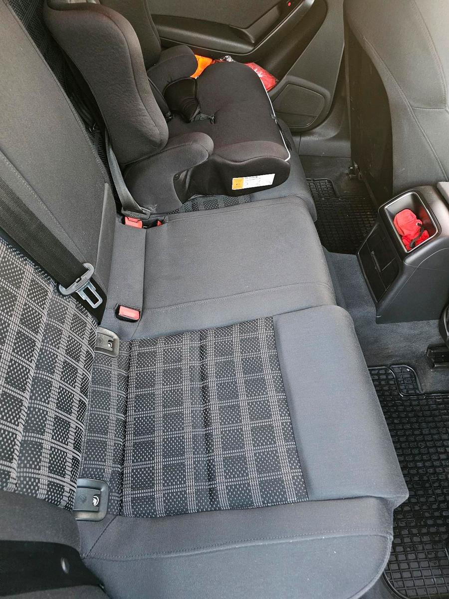 Audi A4 2011 — photo 5
