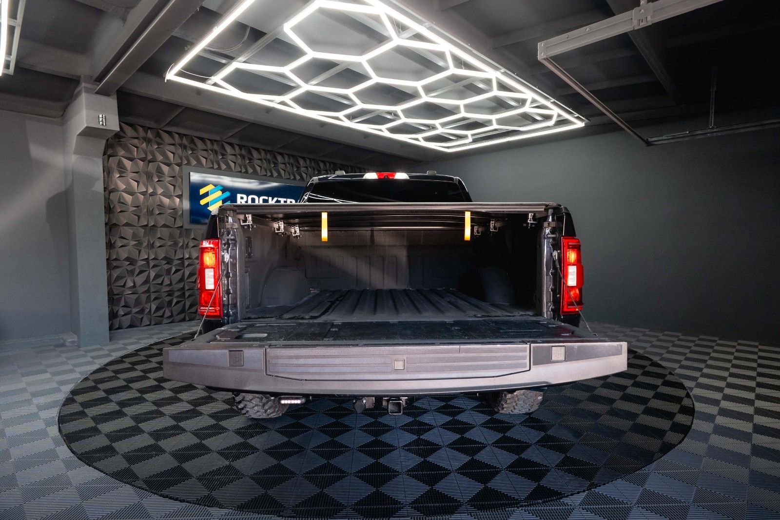 Fahrzeugabbildung Ford F150 5.0L V8 4x4 Offroad SuperCrew RAPTOR 19%
