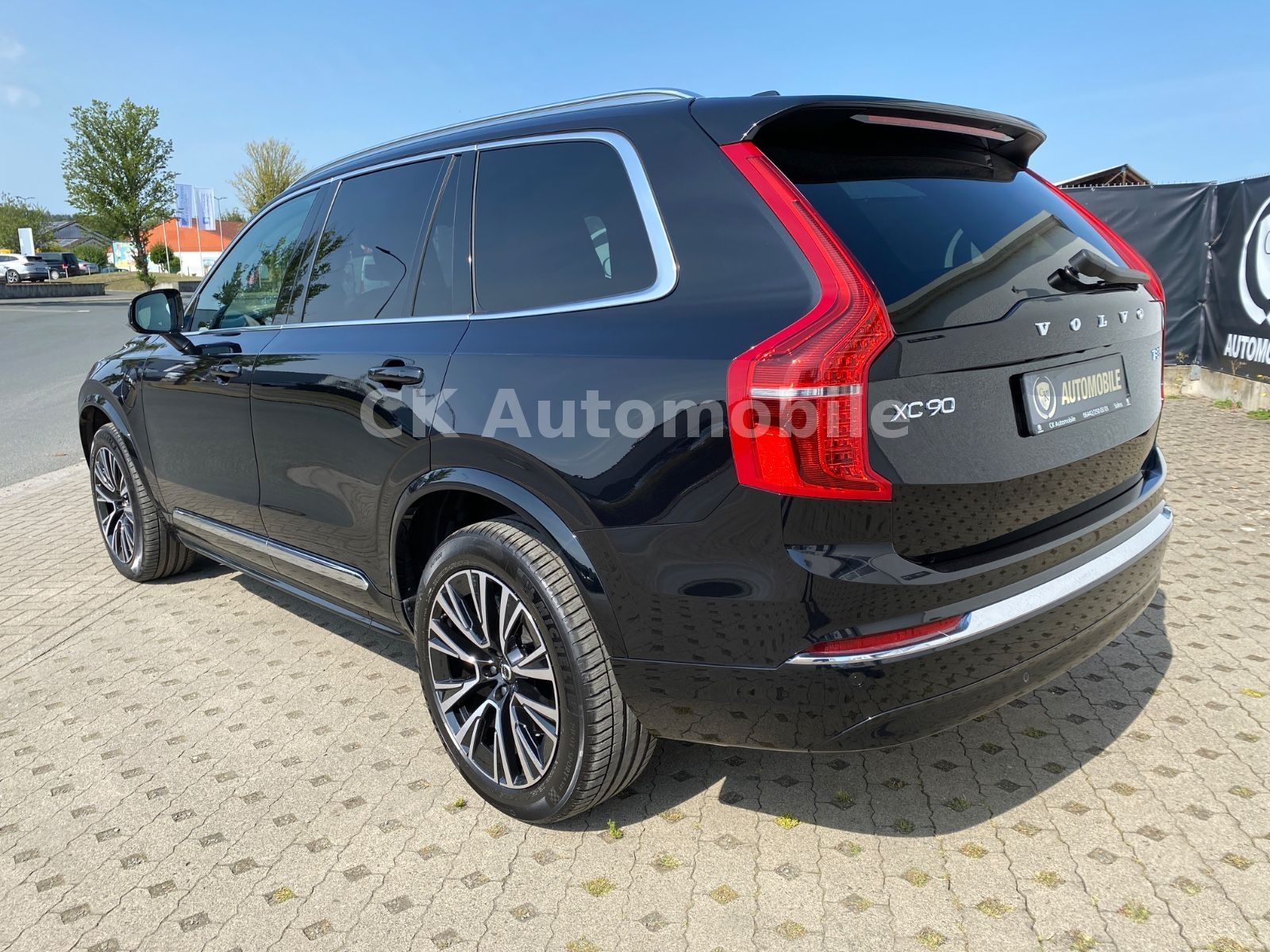 Fahrzeugabbildung Volvo XC90 T8 Core Recharge Plug-In Hybrid AWD/7 Sitze