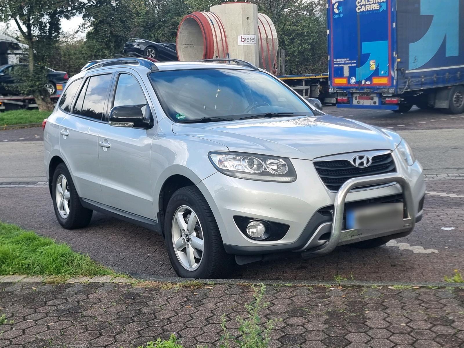 Hyundai SANTA FE
