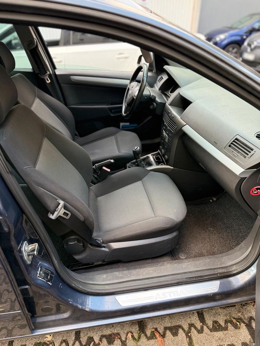 Opel Astra 2006 — photo 8