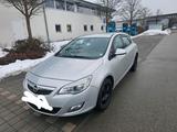 Opel opel astra j  turbo - Opel Astra aus 2010: Turbo