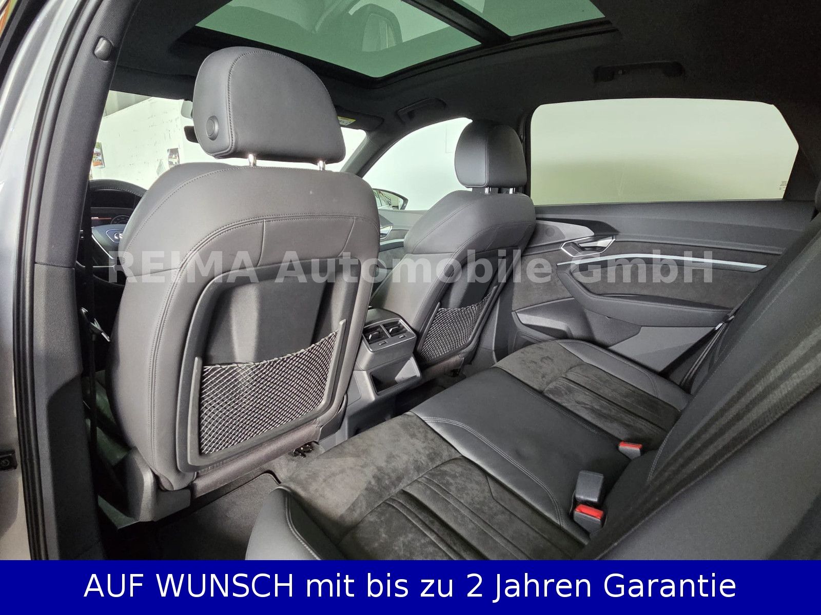 Fahrzeugabbildung Audi e-tron Sportback 55 quattro, Matrix, ACC