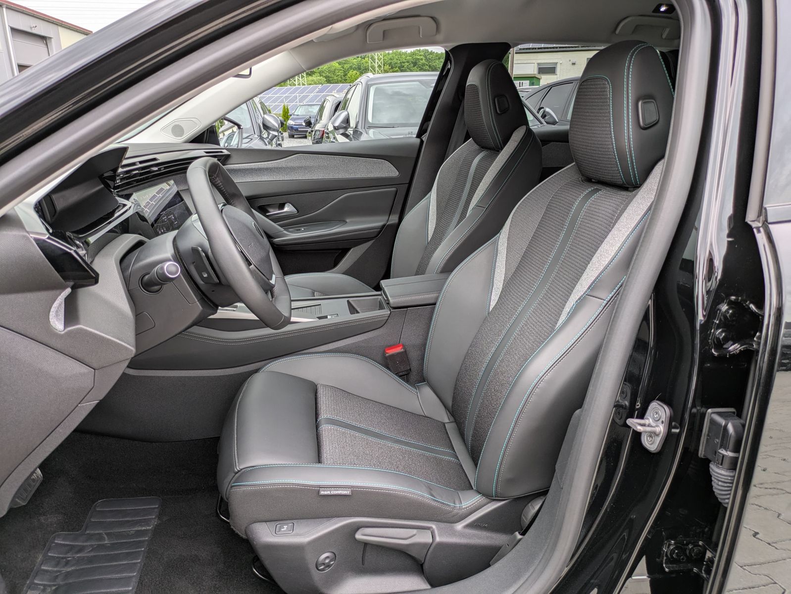 Fahrzeugabbildung Peugeot 308 Allure 1.2 AHK*360°KAMERA*ACC*LED*GARANTIE