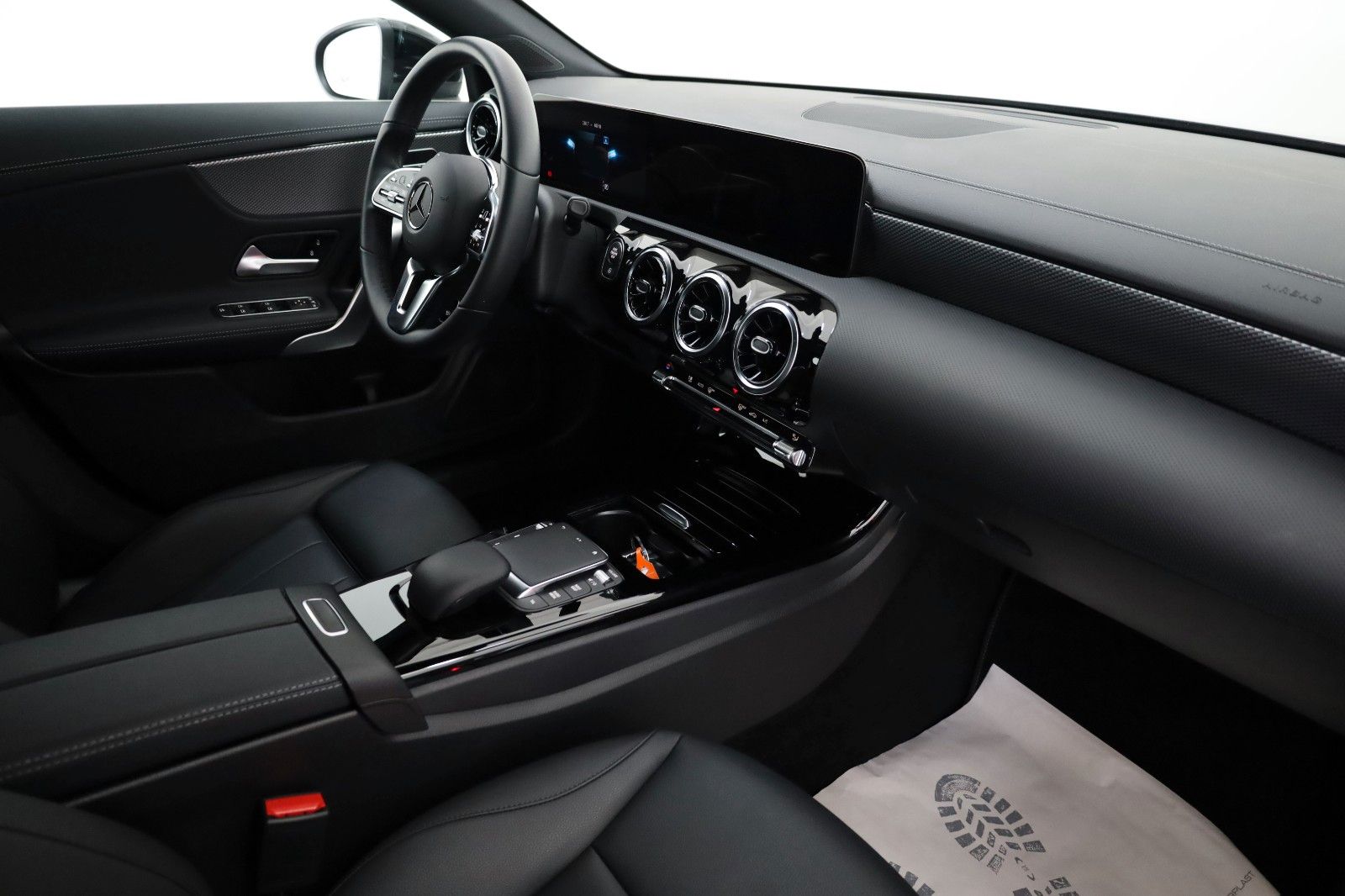 Fahrzeugabbildung Mercedes-Benz CLA 200d SB Leder,Navi,LED,SH,Kamera,Park-Paket